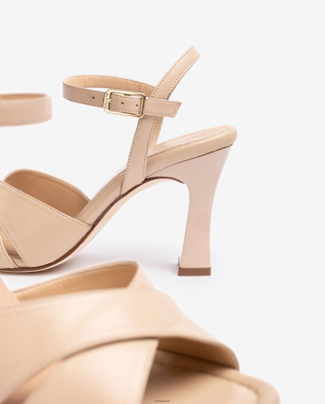 Unisa סנדל רצועה צולבת בז' נשים V2BP2271