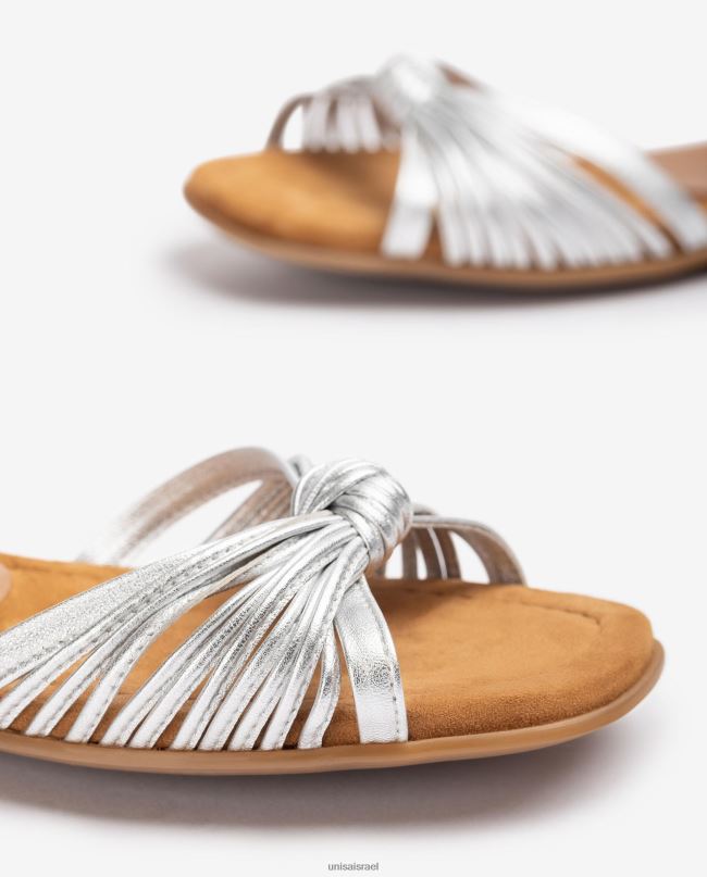 Unisa סנדל רב רצועות בגימור מתכתי שטוח כסף נשים V2BP2329