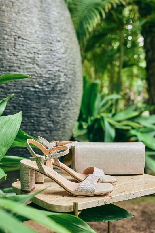 Unisa סנדלי אצבע מרובעת זהב נשים V2BP2394